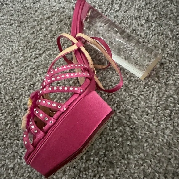 Elegant Pink Strappy Heels - Picture 2 of 3